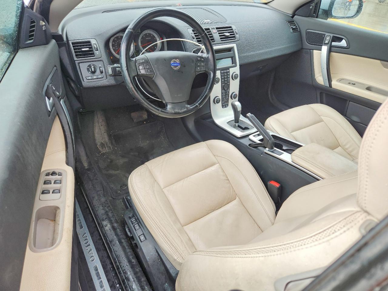 2012 Volvo C70 T5 Silver vin: YV1672MC1CJ125698
