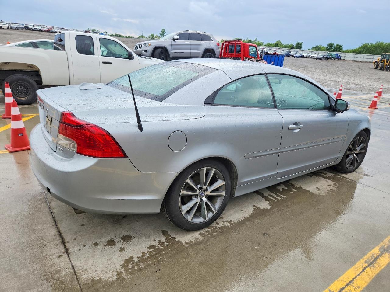 2012 Volvo C70 T5 Silver vin: YV1672MC1CJ125698