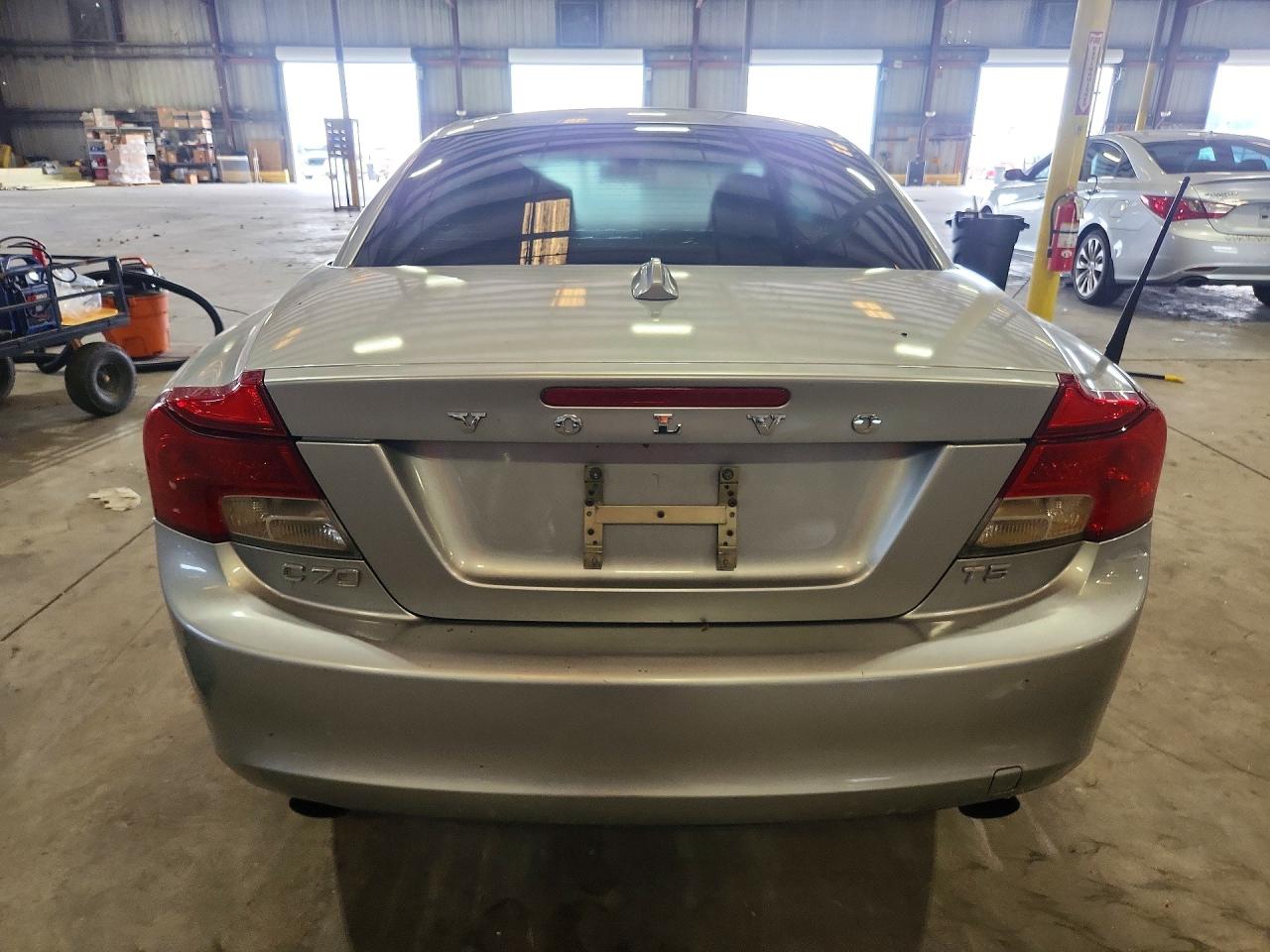 2012 Volvo C70 T5 Silver vin: YV1672MC1CJ131789