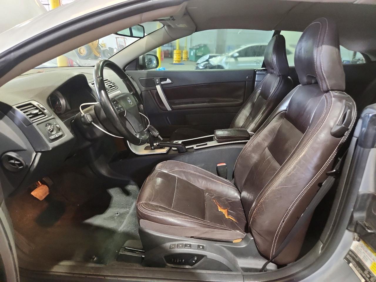 2012 Volvo C70 T5 Silver vin: YV1672MC1CJ131789