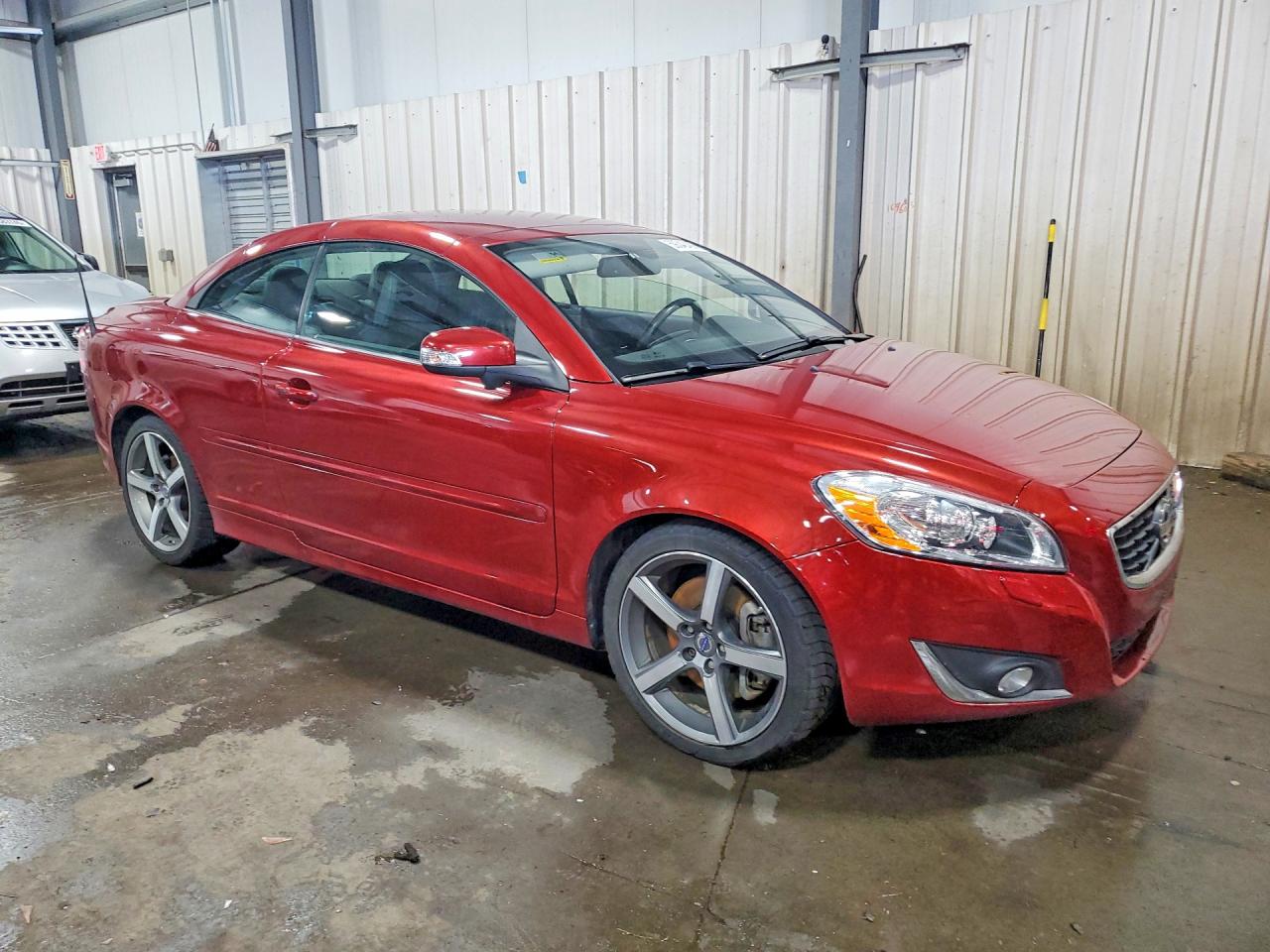 2013 Volvo C70 T5 Maroon vin: YV1672MC1DJ138209