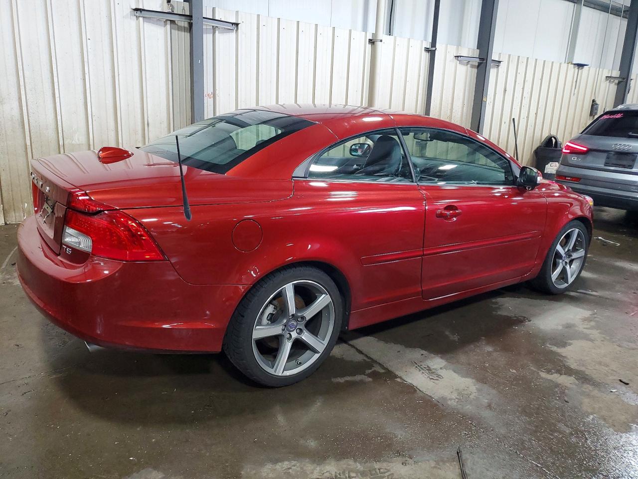 2013 Volvo C70 T5 Maroon vin: YV1672MC1DJ138209