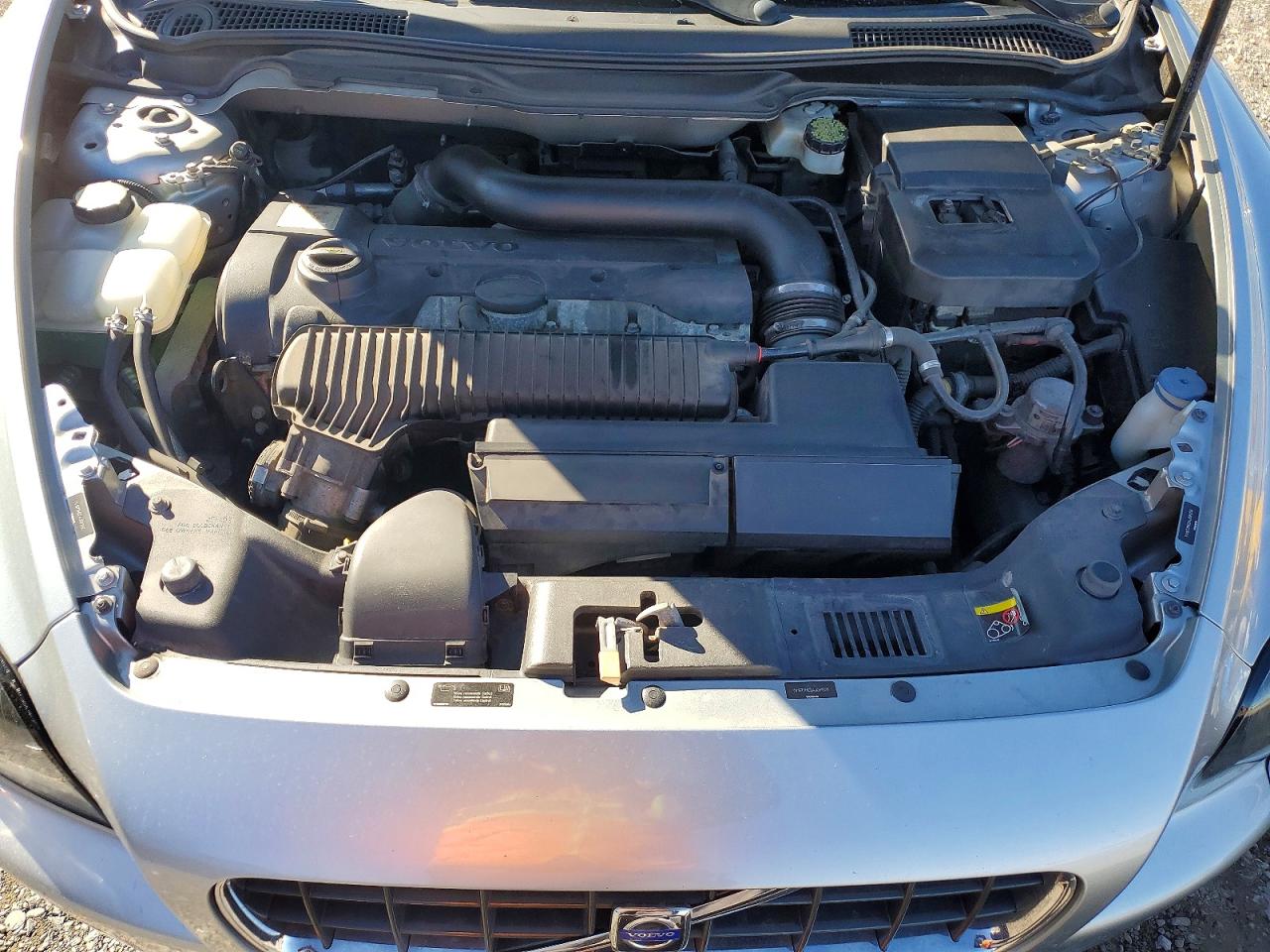 2010 Volvo C70 T5 Silver vin: YV1672MC2AJ091252