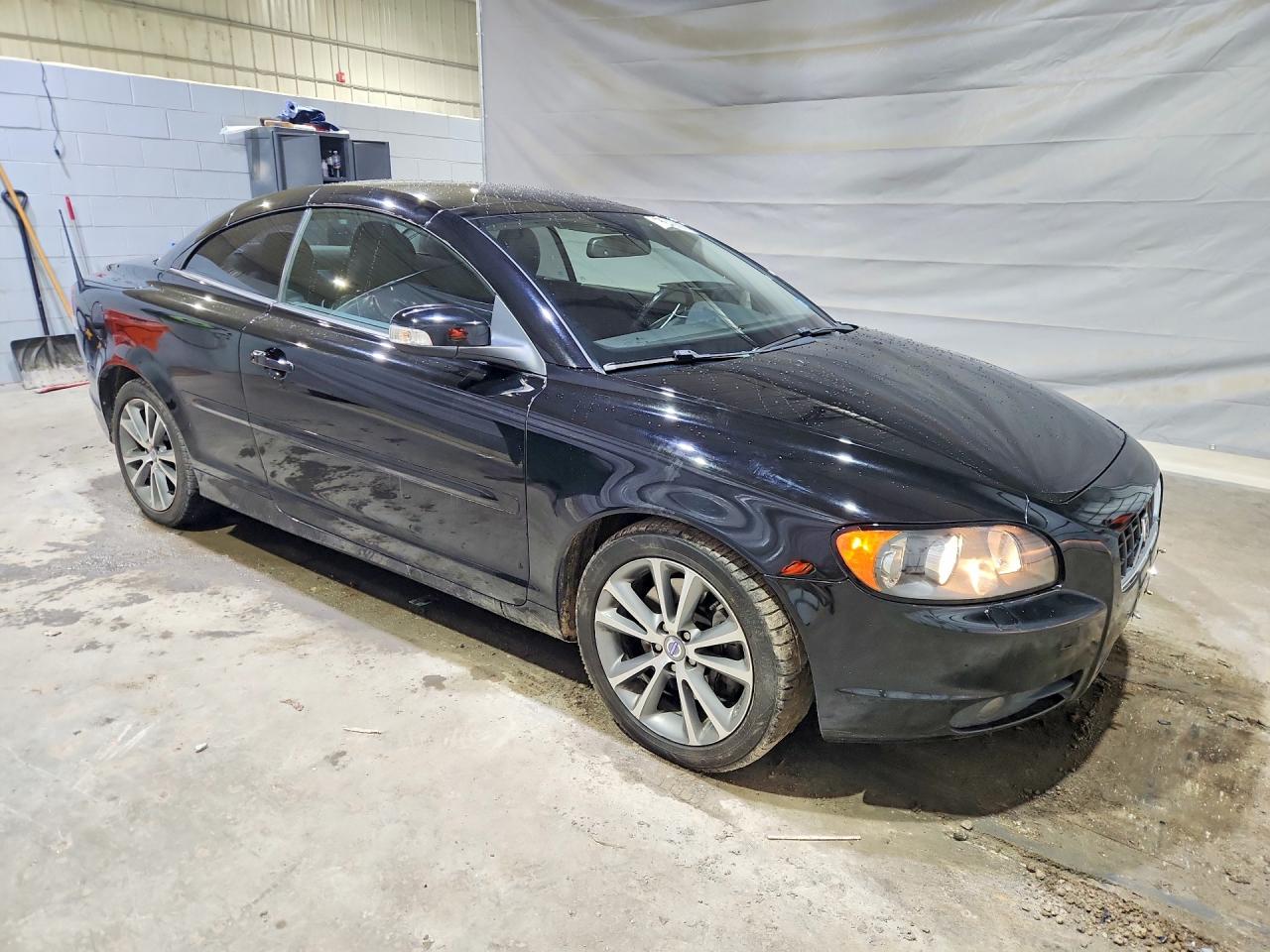 2010 Volvo C70 T5 Black vin: YV1672MC2AJ093017