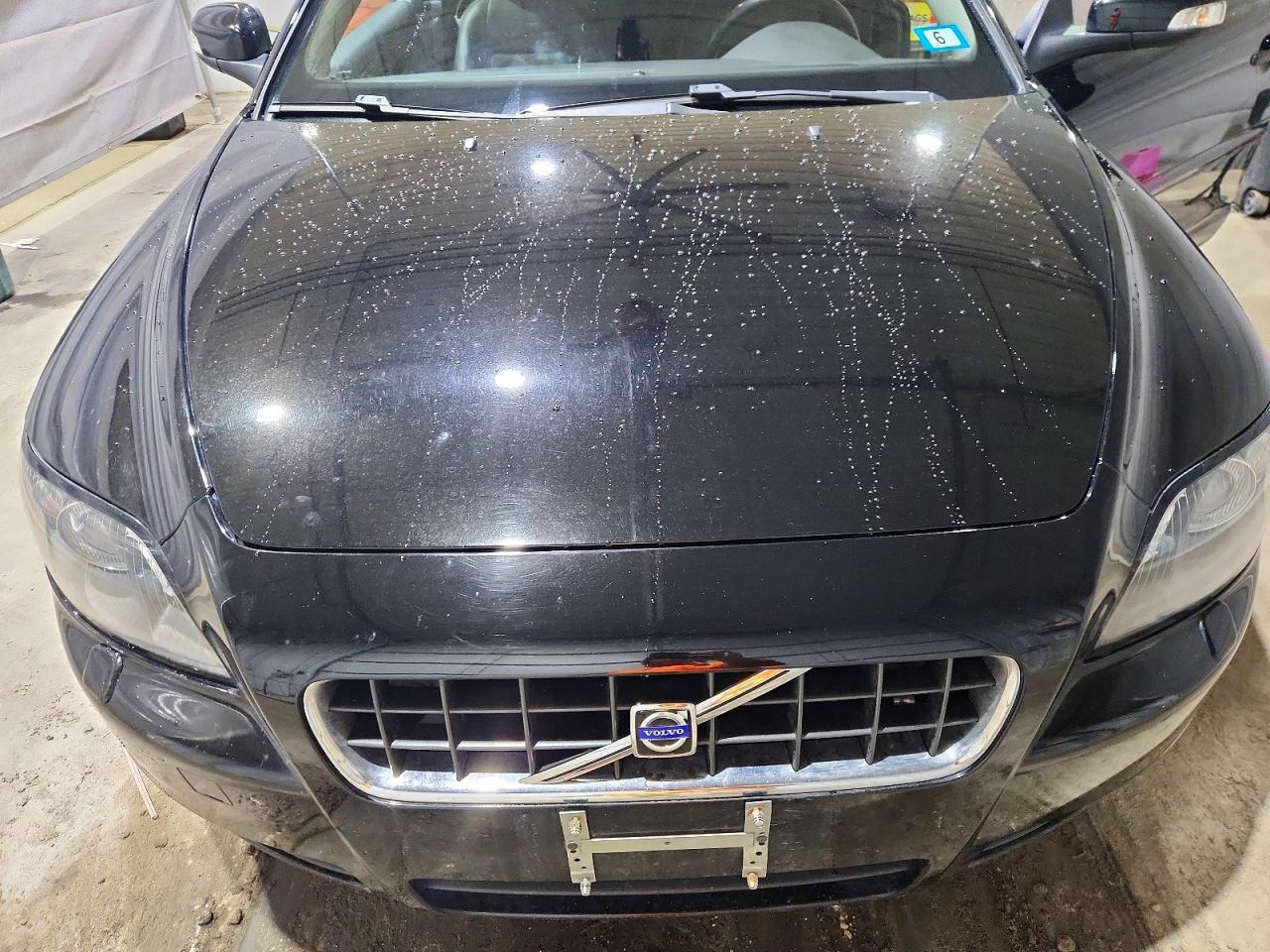 2010 Volvo C70 T5 Black vin: YV1672MC2AJ093017