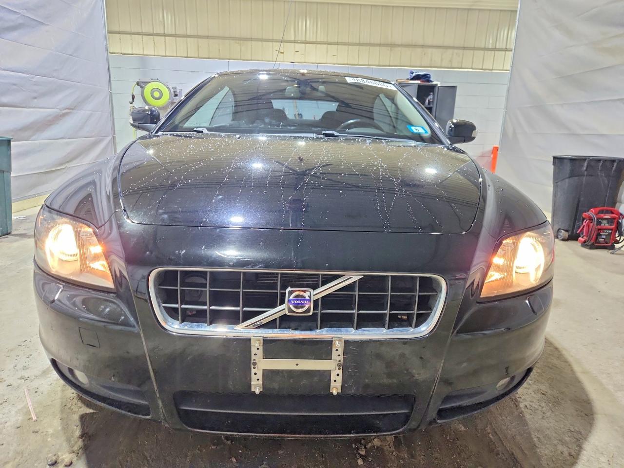 2010 Volvo C70 T5 Black vin: YV1672MC2AJ093017
