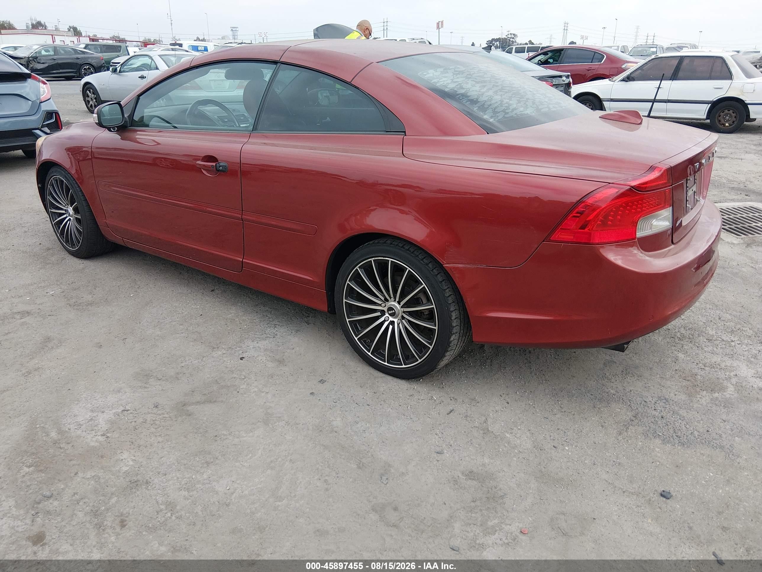 2011 Volvo C70 T5 (retail Only) Red vin: YV1672MC2BJ116250