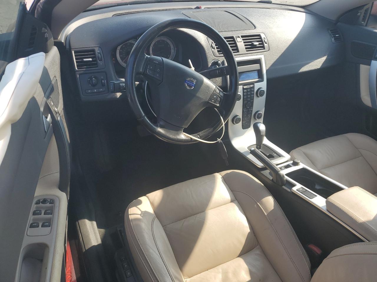 2011 Volvo C70 T5 Burgundy vin: YV1672MC2BJ117611