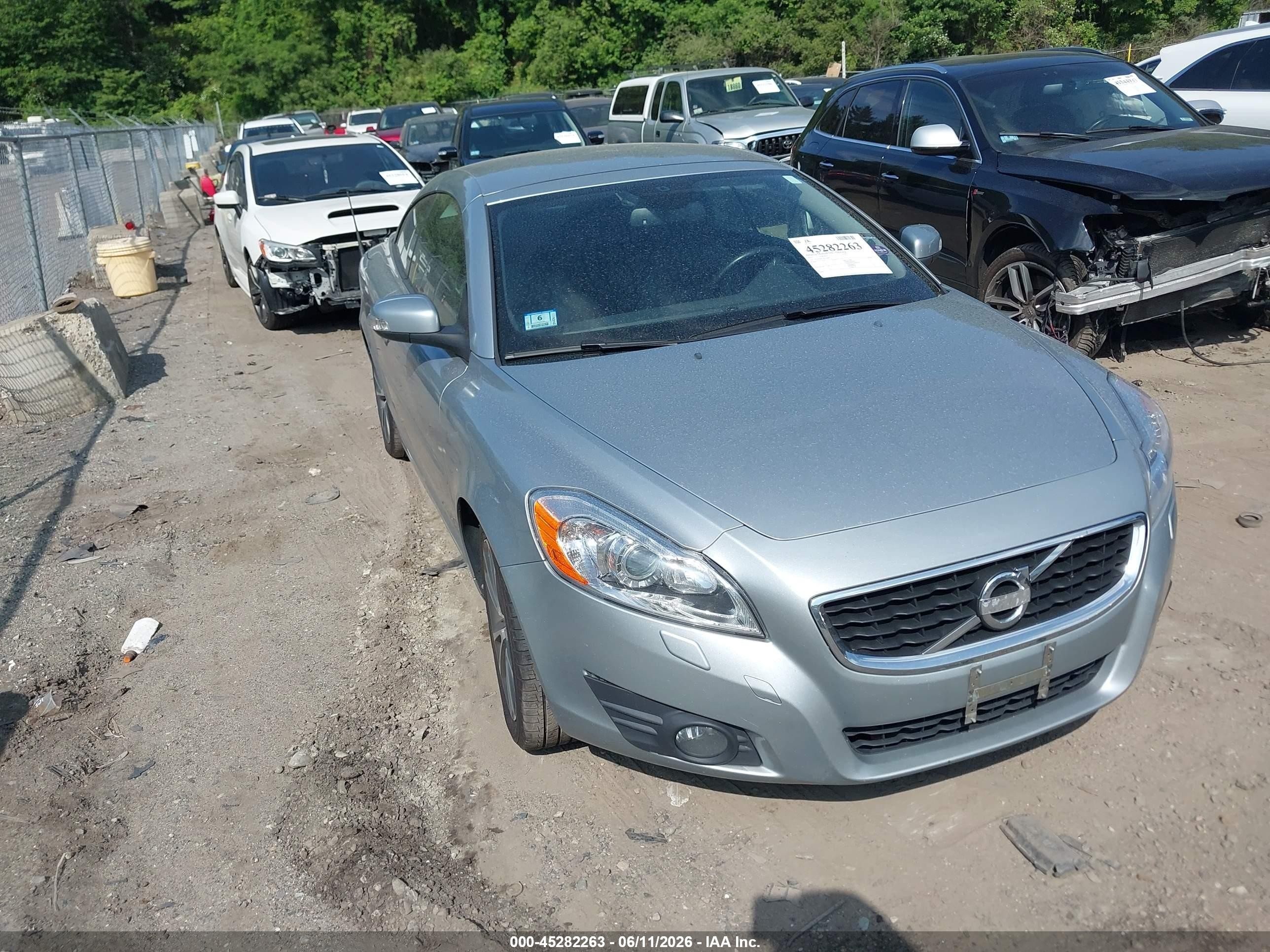 2011 Volvo C70 T5 Silver vin: YV1672MC2BJ118645
