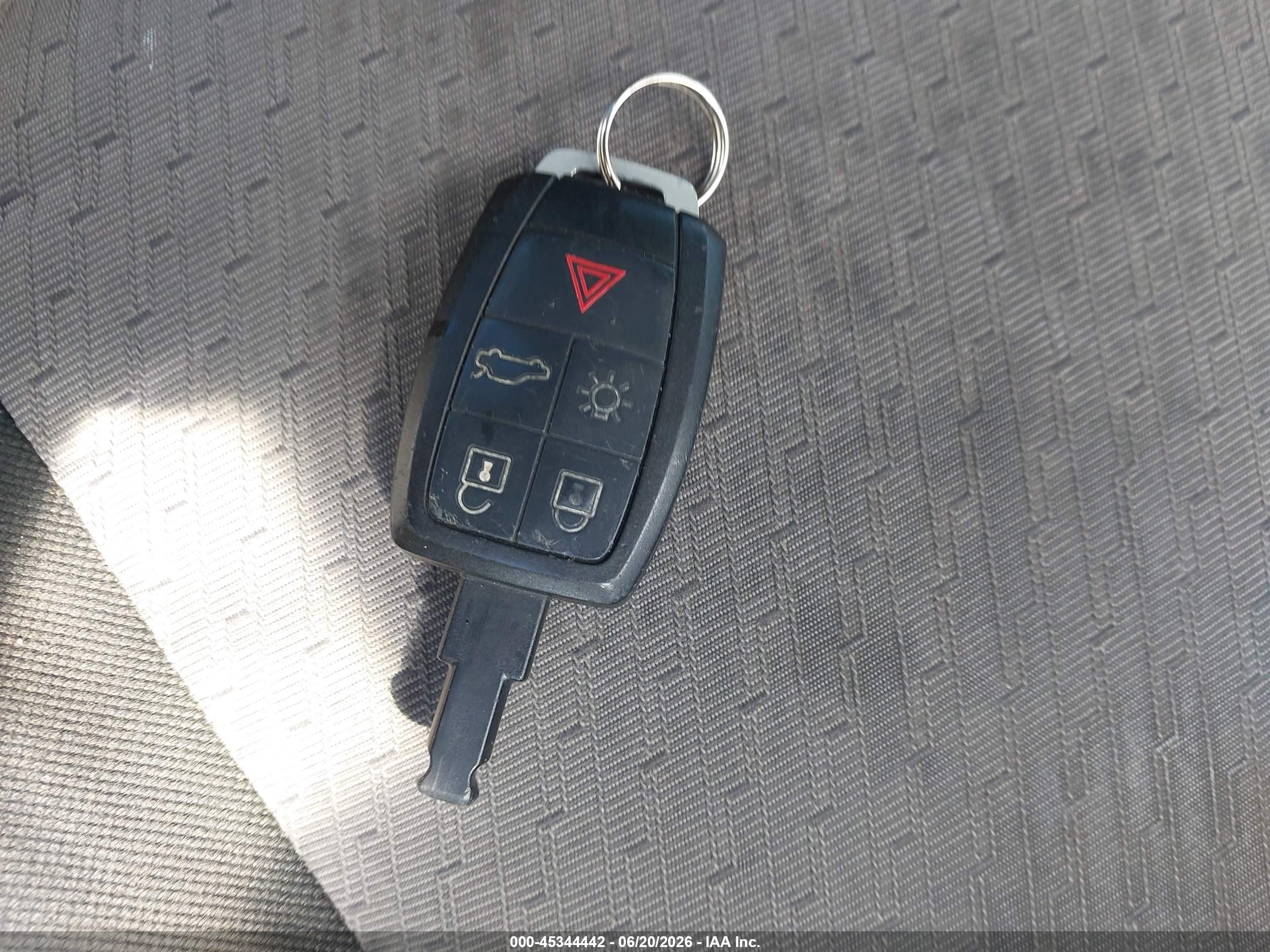 2011 Volvo C70 T5 (fleet Only)/t5 (retail Only) Черный vin: YV1672MC2BJ120699