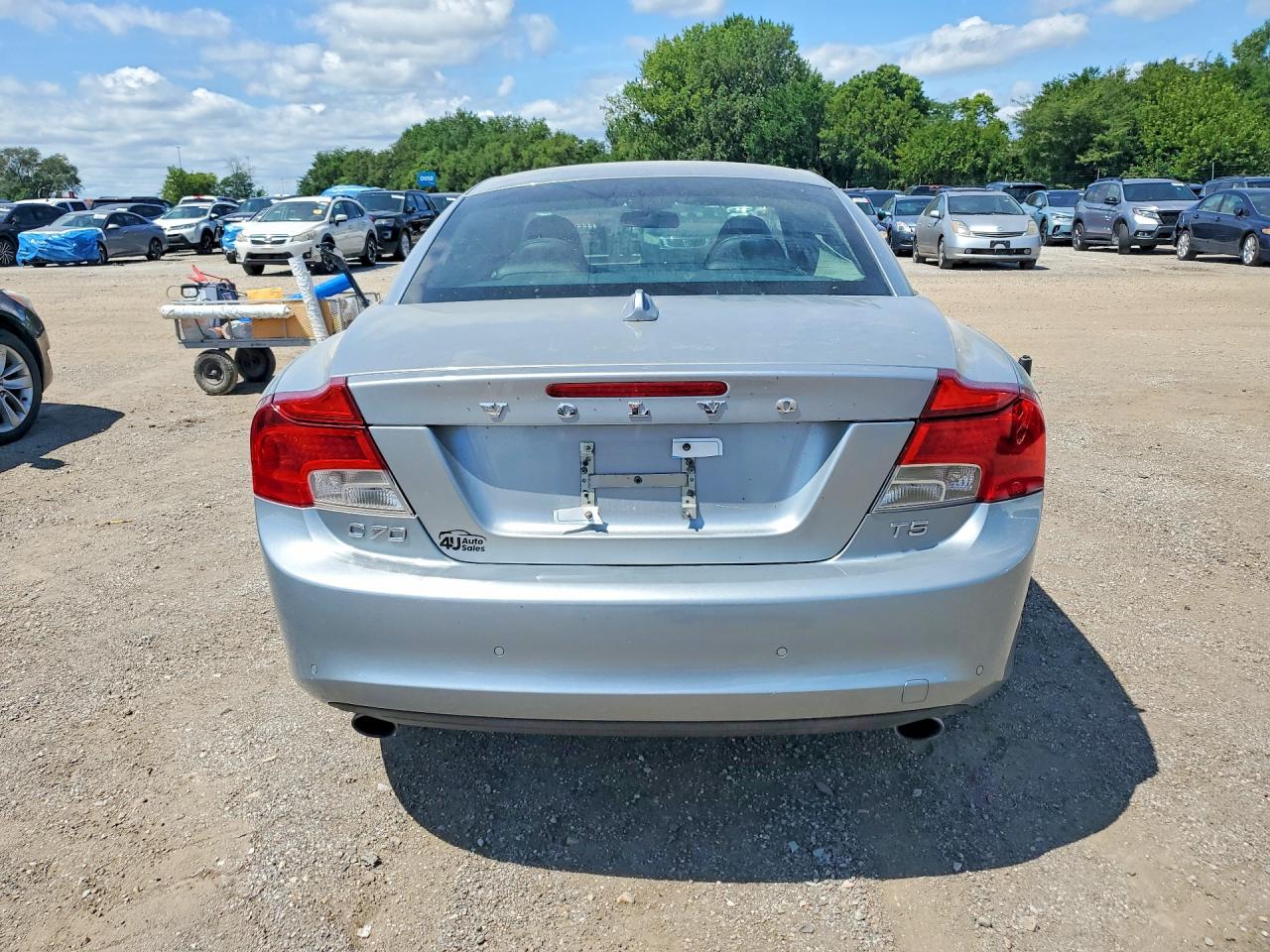 2012 Volvo C70 T5 Silver vin: YV1672MC2CJ129968