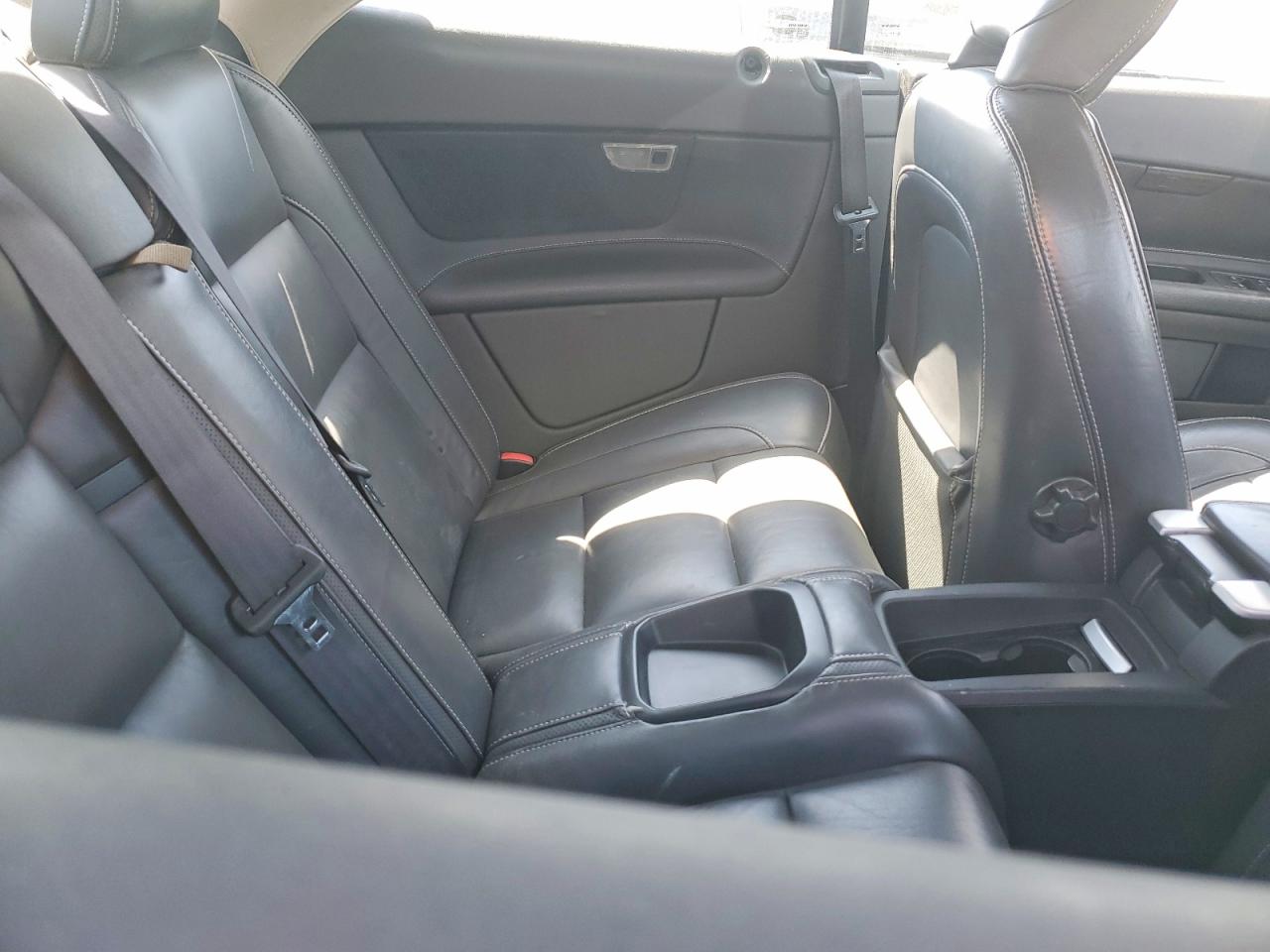 2012 Volvo C70 T5 Silver vin: YV1672MC2CJ129968
