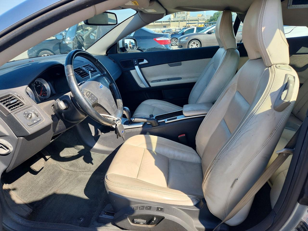 2013 Volvo C70 T5 Silver vin: YV1672MC2DJ136839