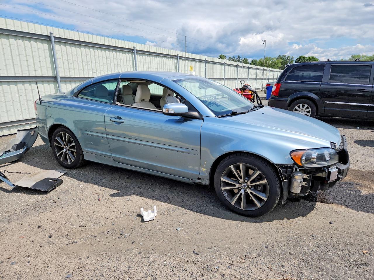 2010 Volvo C70 T5 Blue vin: YV1672MC3AJ091762