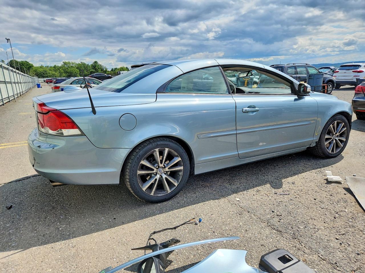 2010 Volvo C70 T5 Blue vin: YV1672MC3AJ091762