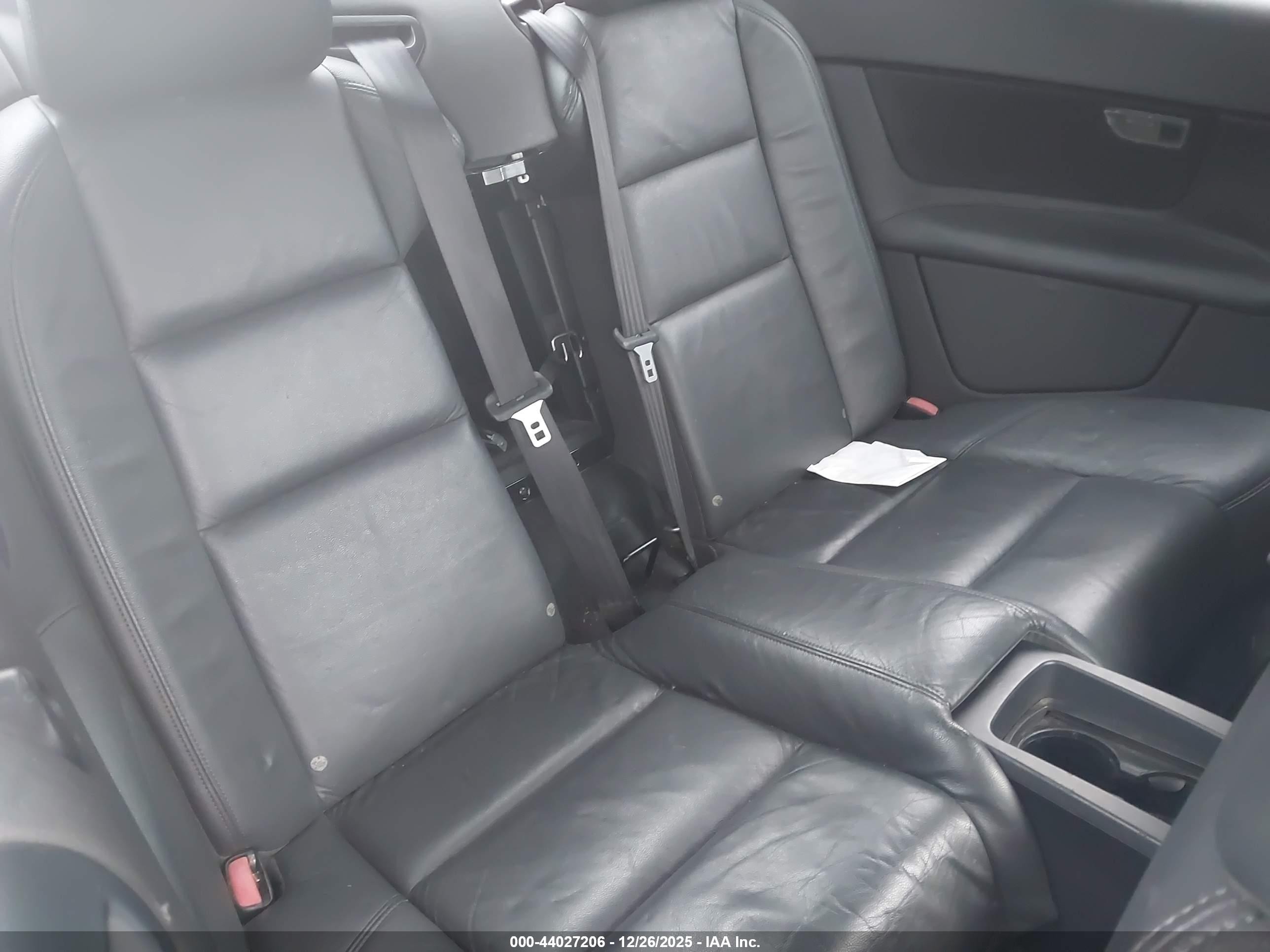 2010 Volvo C70 T5 Gray vin: YV1672MC3AJ094094