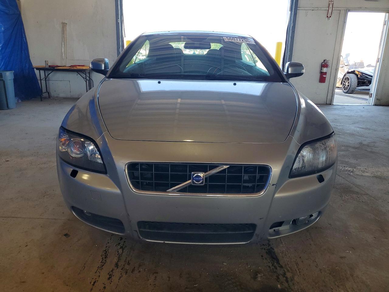 2010 Volvo C70 T5 Silver vin: YV1672MC4AJ090118