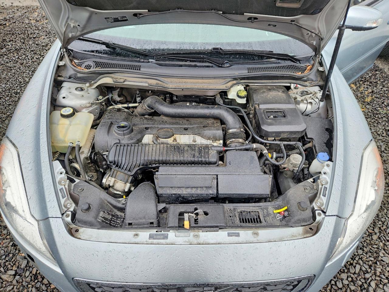 2011 Volvo C70 T5 Серебряный vin: YV1672MC4BJ107131