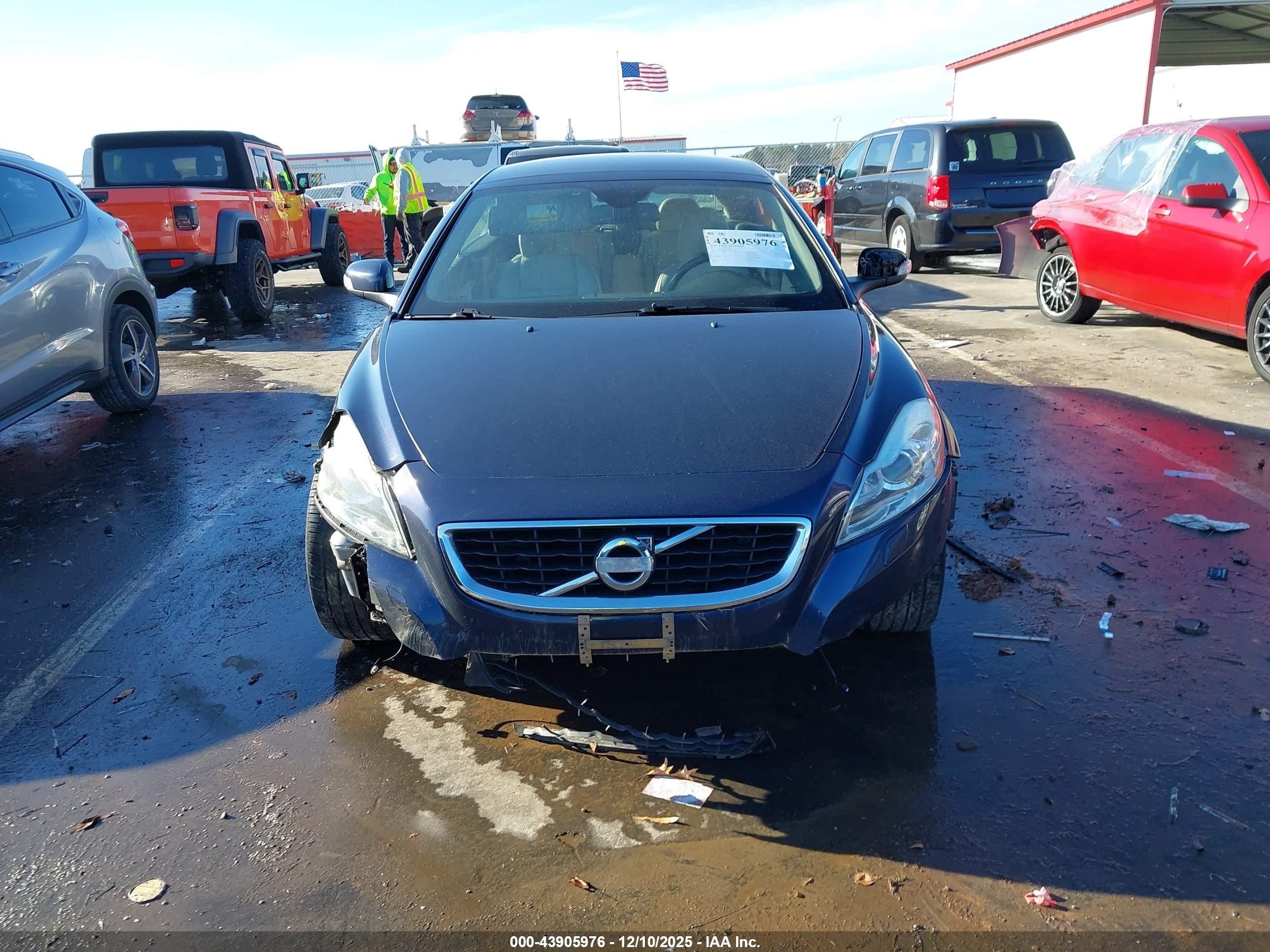 2012 Volvo C70 T5 Dark Blue vin: YV1672MC4CJ124934