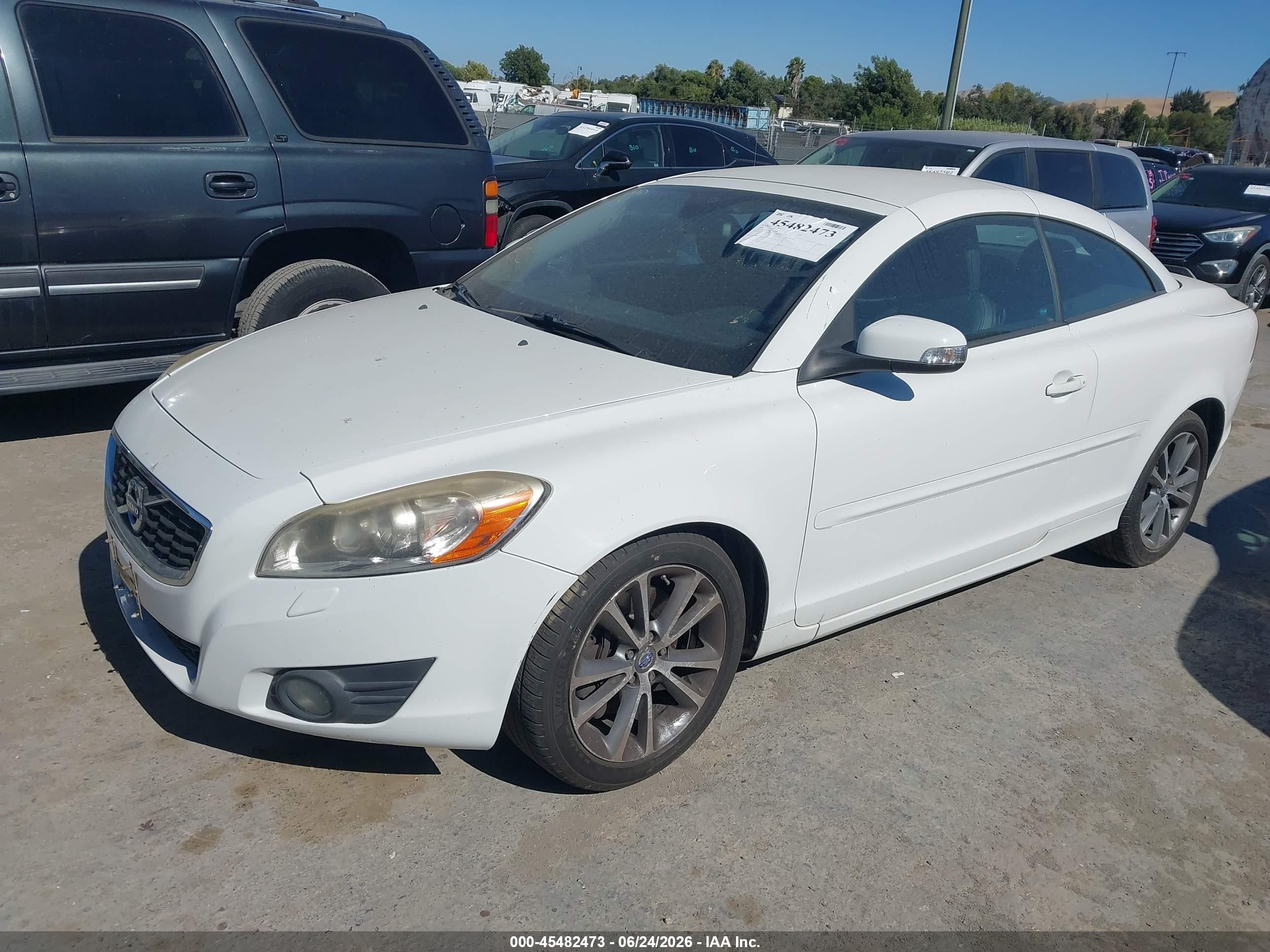 2012 Volvo C70 T5/t5 Platinum/t5 Premier Plus White vin: YV1672MC4CJ131589