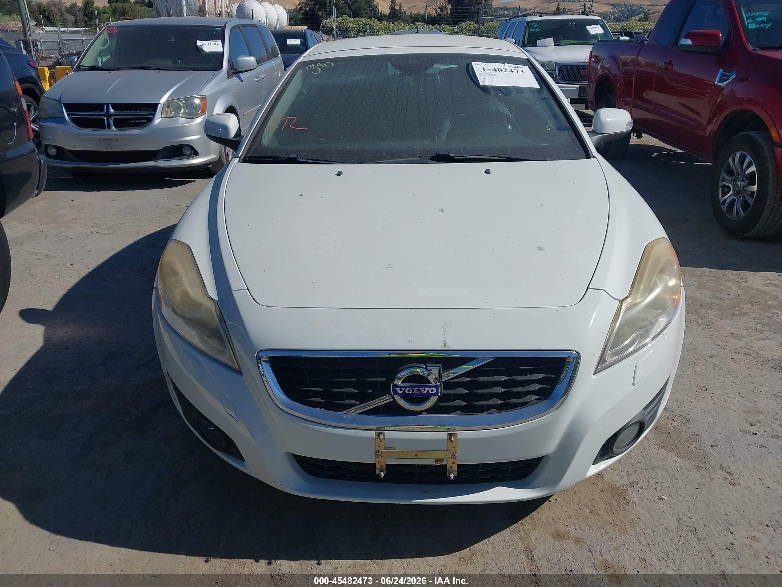 2012 Volvo C70 T5/t5 Platinum/t5 Premier Plus White vin: YV1672MC4CJ131589