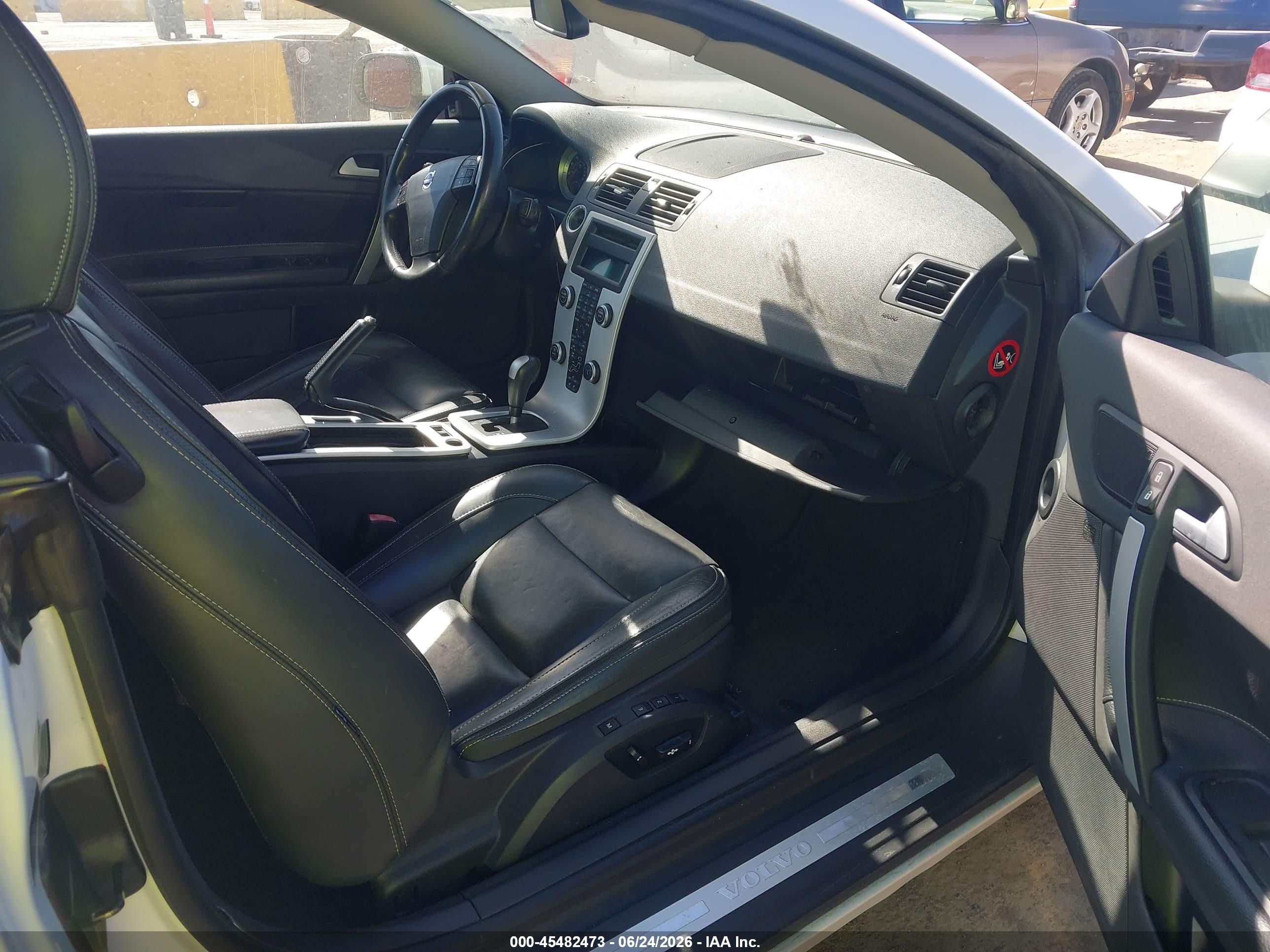 2012 Volvo C70 T5/t5 Platinum/t5 Premier Plus White vin: YV1672MC4CJ131589