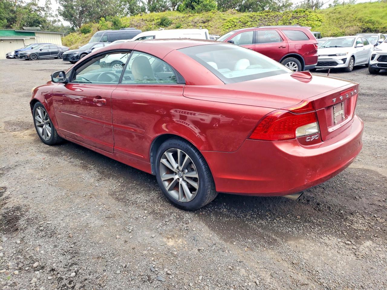 2011 Volvo C70 T5 Red vin: YV1672MC5BJ110362