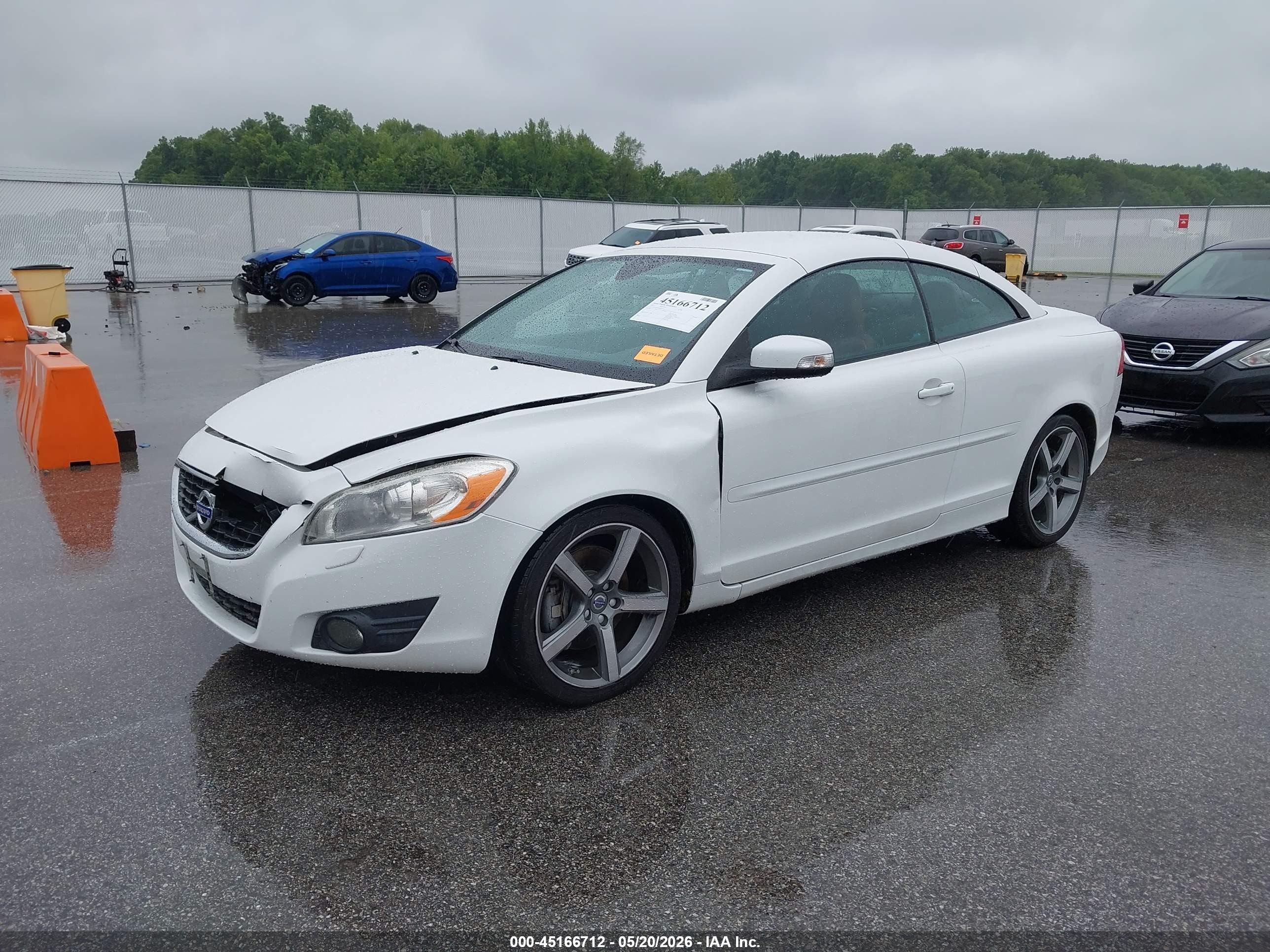 2011 Volvo C70 T5 White vin: YV1672MC5BJ115576
