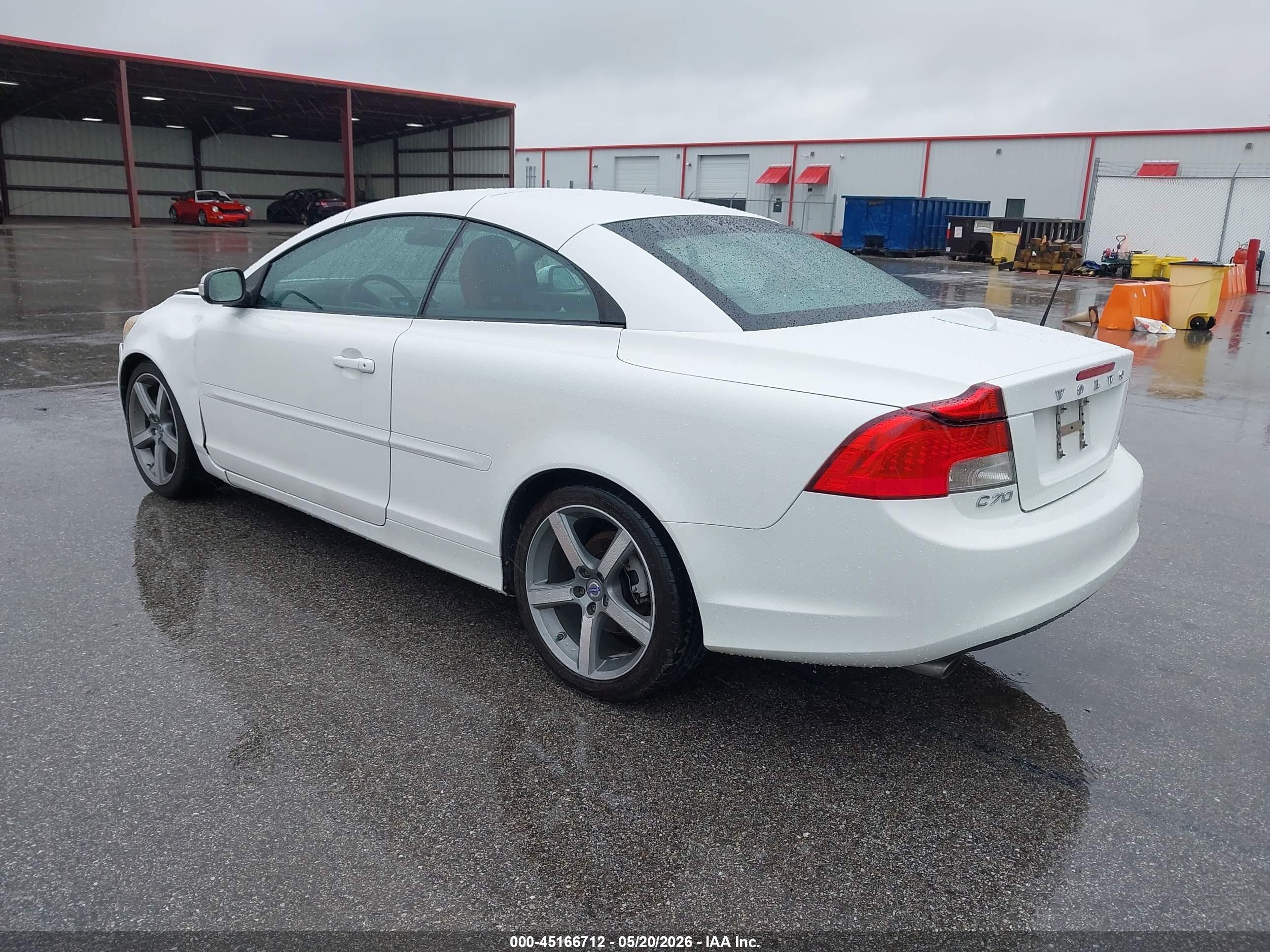 2011 Volvo C70 T5 White vin: YV1672MC5BJ115576