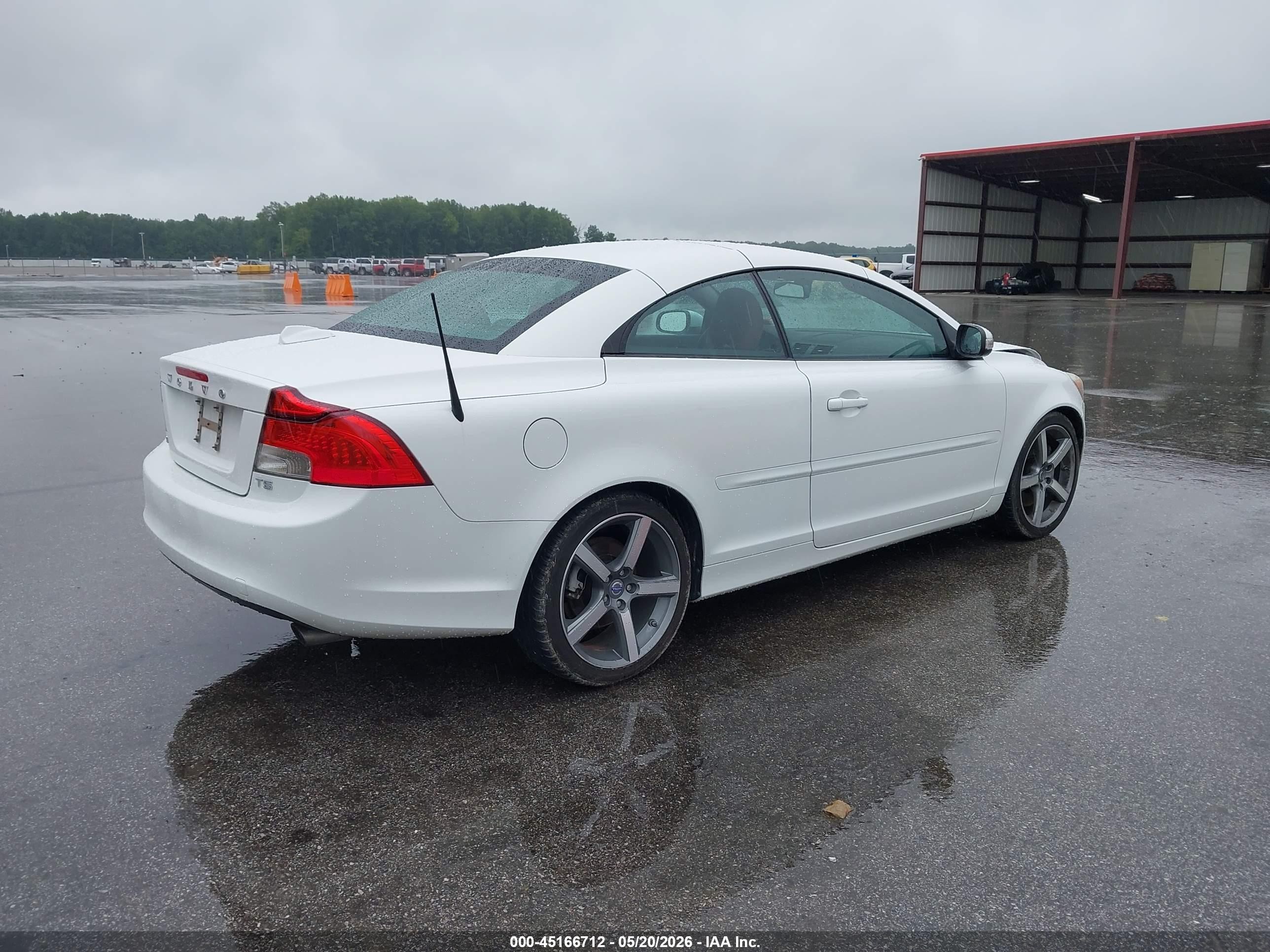 2011 Volvo C70 T5 White vin: YV1672MC5BJ115576