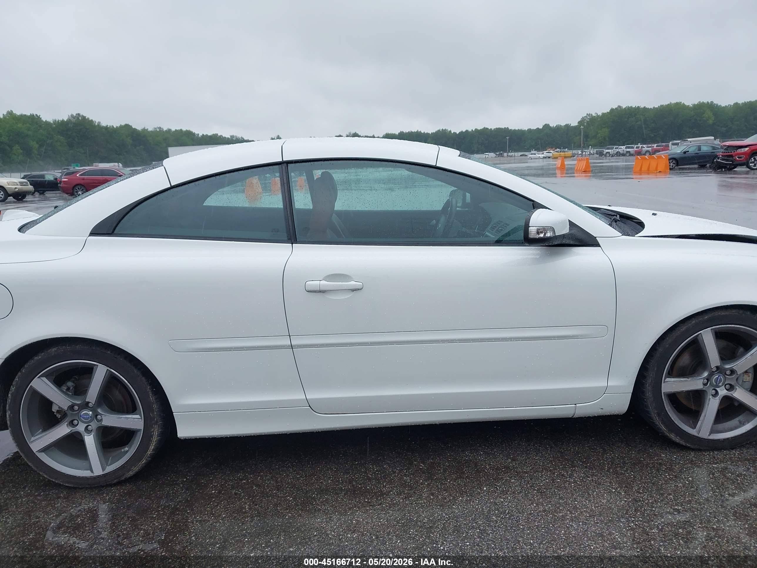 2011 Volvo C70 T5 White vin: YV1672MC5BJ115576