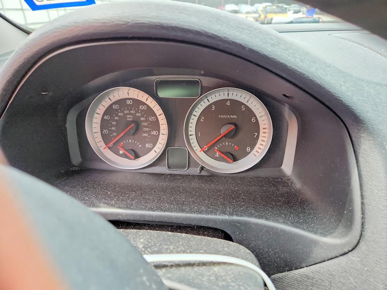 2013 Volvo C70 T5 Белый vin: YV1672MC5DJ137063