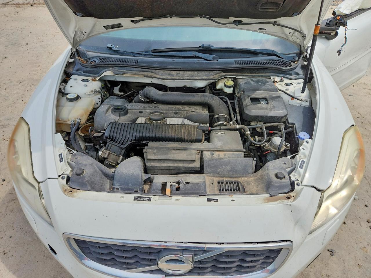 2013 Volvo C70 T5 Белый vin: YV1672MC5DJ137063
