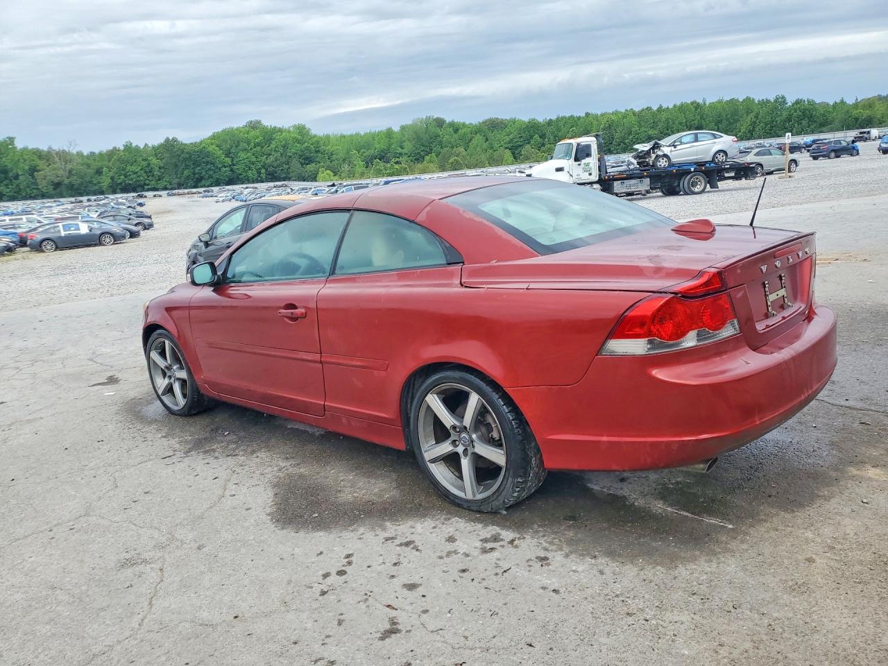 2011 Volvo C70 T5 Burgundy vin: YV1672MC6BJ116882