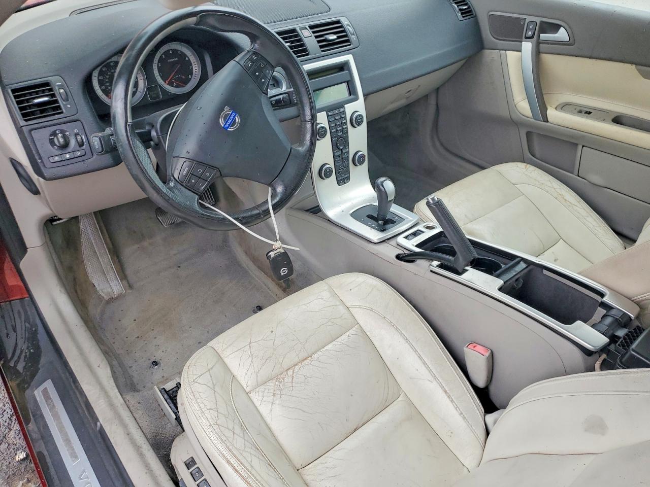 2011 Volvo C70 T5 Burgundy vin: YV1672MC6BJ116882