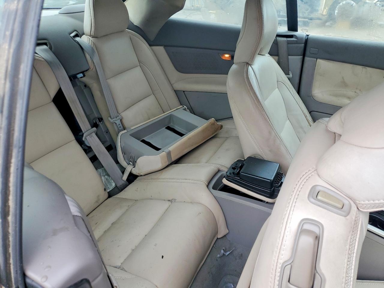 2011 Volvo C70 T5 Burgundy vin: YV1672MC6BJ116882
