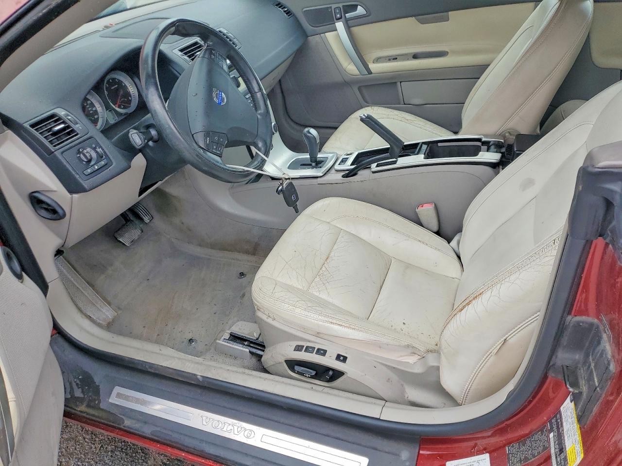 2011 Volvo C70 T5 Burgundy vin: YV1672MC6BJ116882