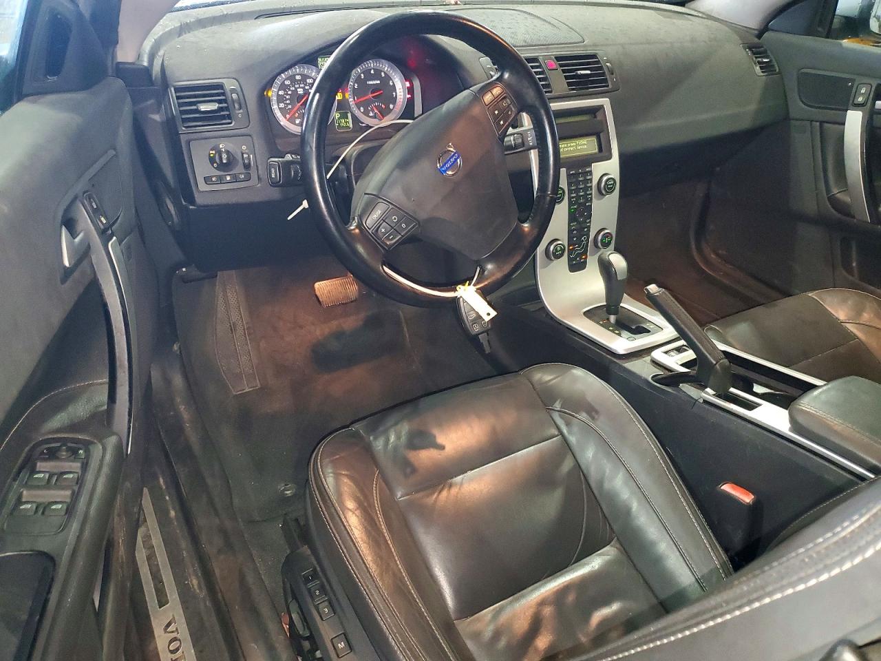 2012 Volvo C70 T5 Silver vin: YV1672MC6CJ123414