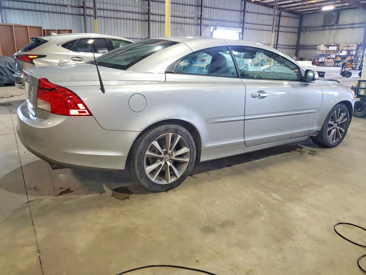 2012 Volvo C70 T5 Silver vin: YV1672MC6CJ123414