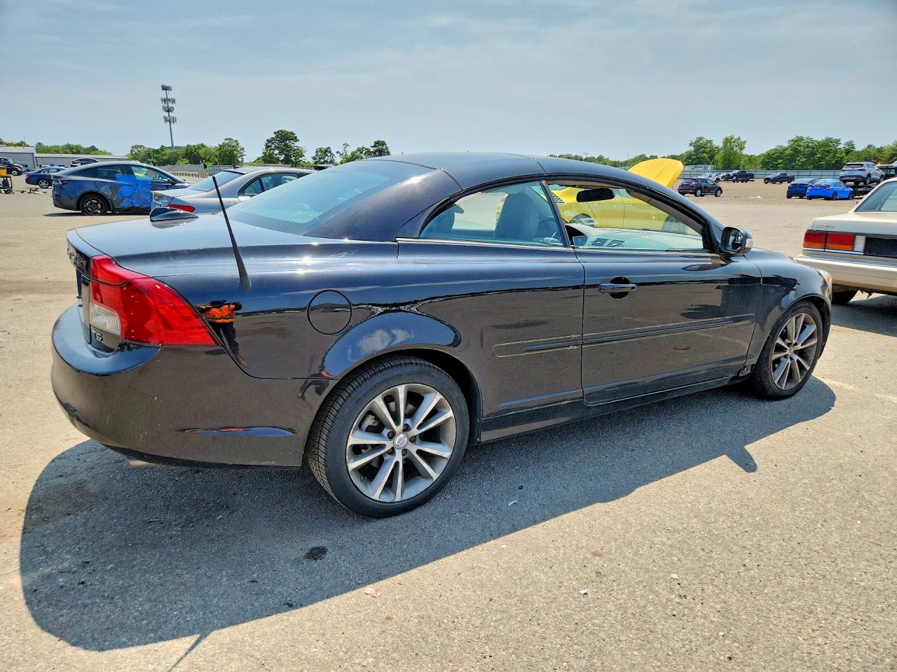 2012 Volvo C70 T5 Black vin: YV1672MC6CJ126023