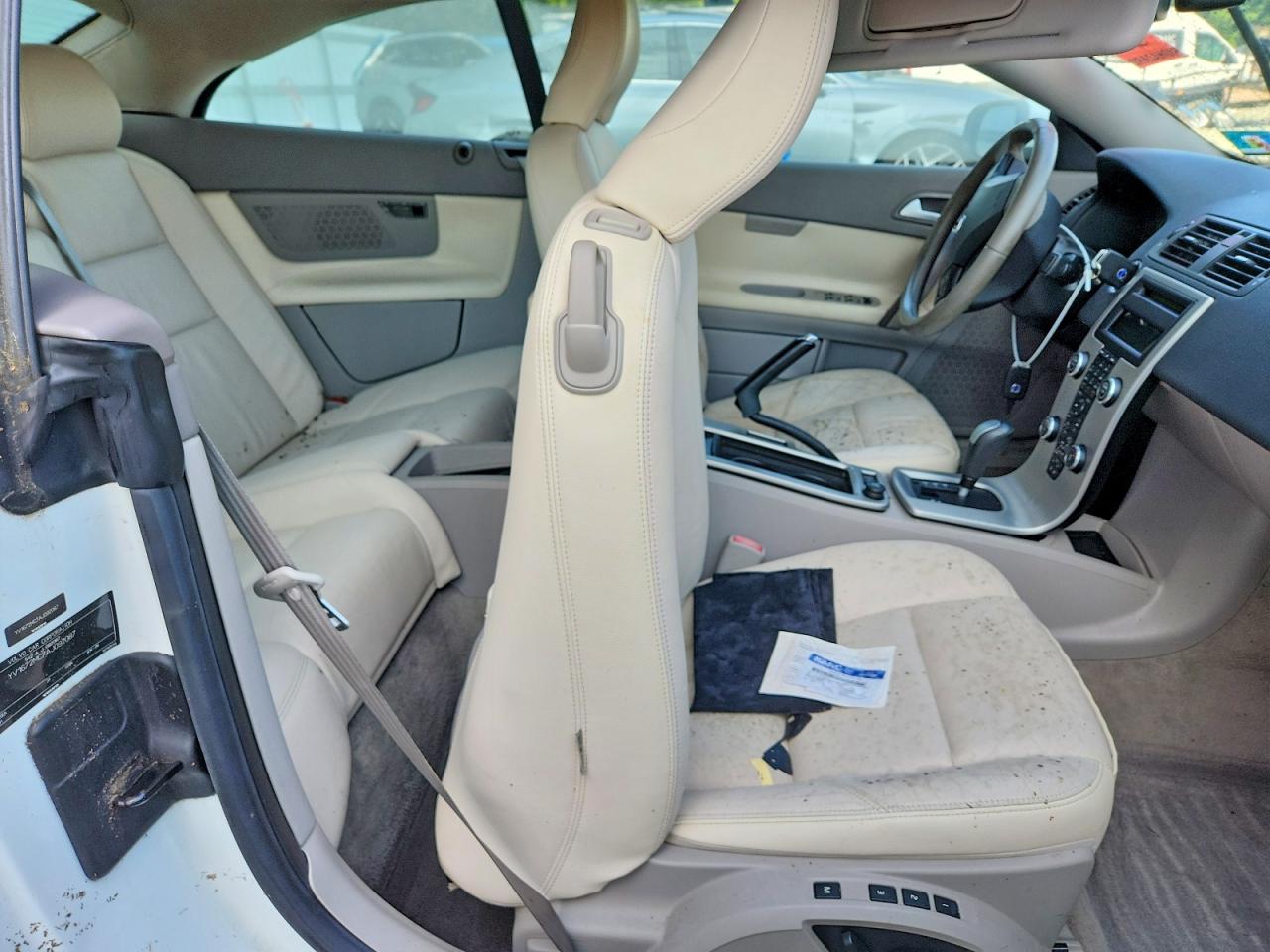 2010 Volvo C70 T5 White vin: YV1672MC7AJ092087