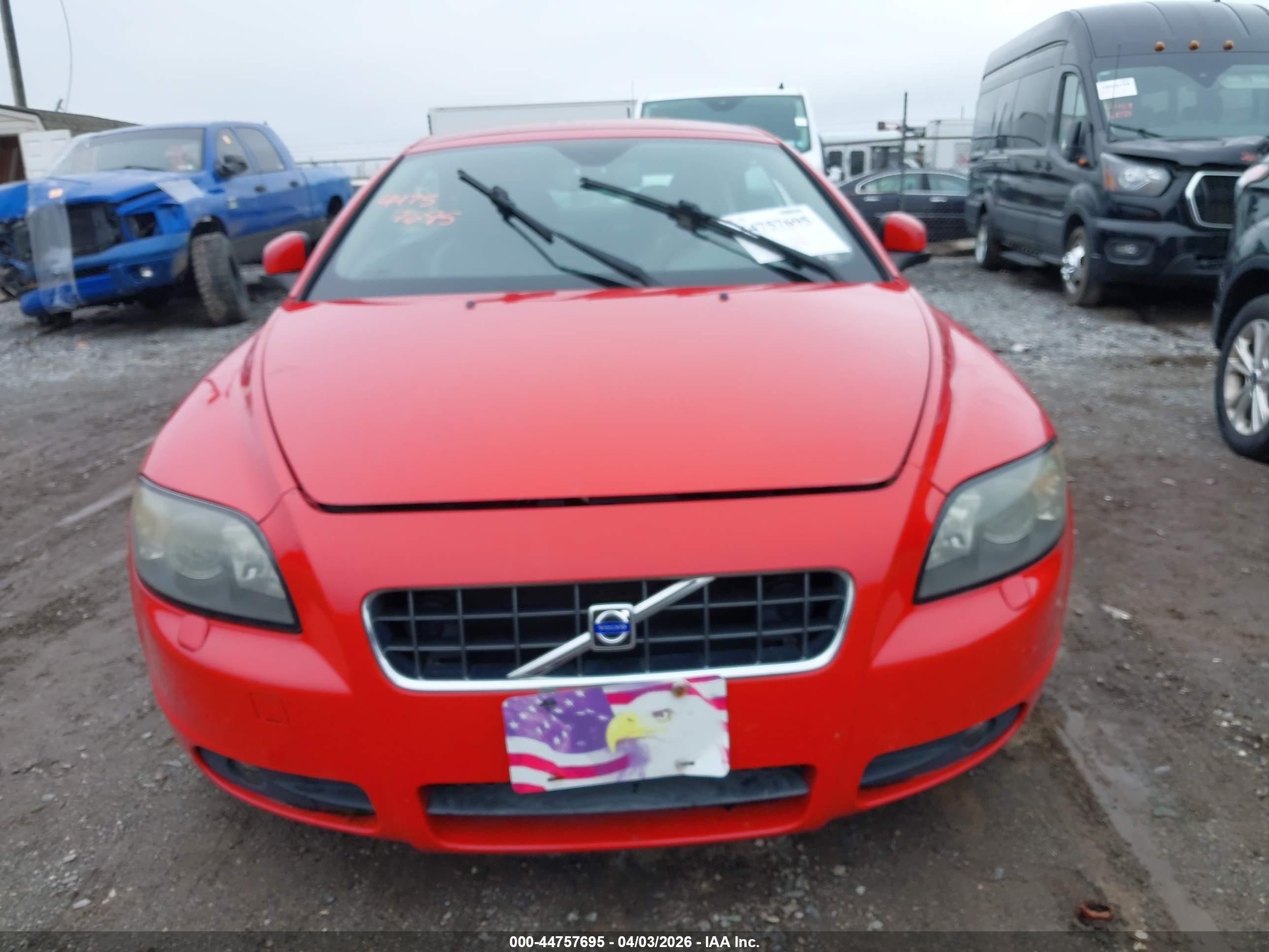 2010 Volvo C70 T5 Red vin: YV1672MC7AJ093983