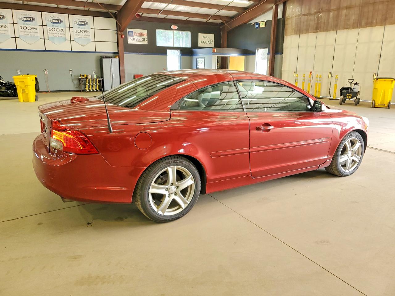 2011 Volvo C70 T5 Burgundy vin: YV1672MC7BJ119757