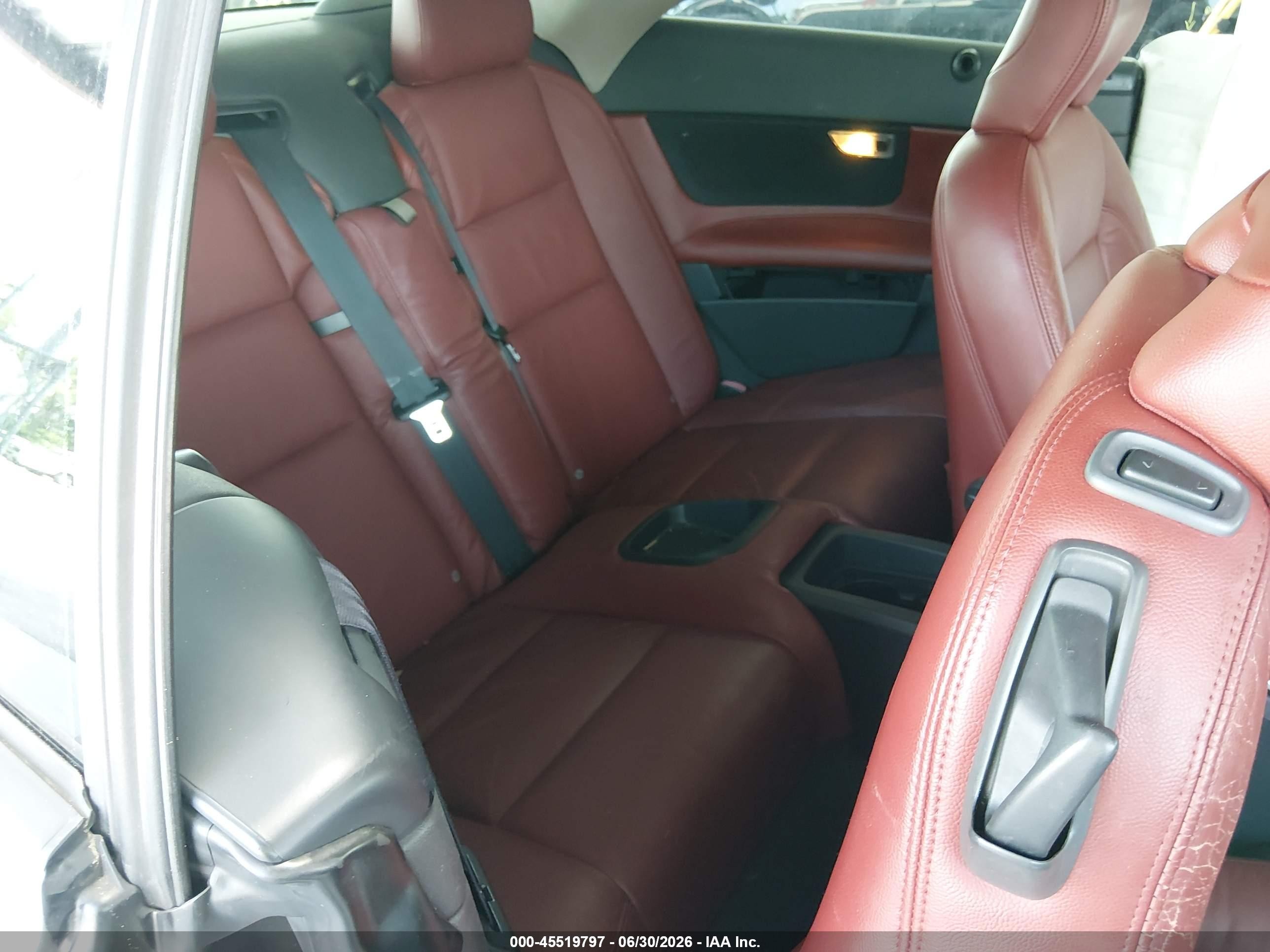 2013 Volvo C70 T5 Silver vin: YV1672MC7DJ142779