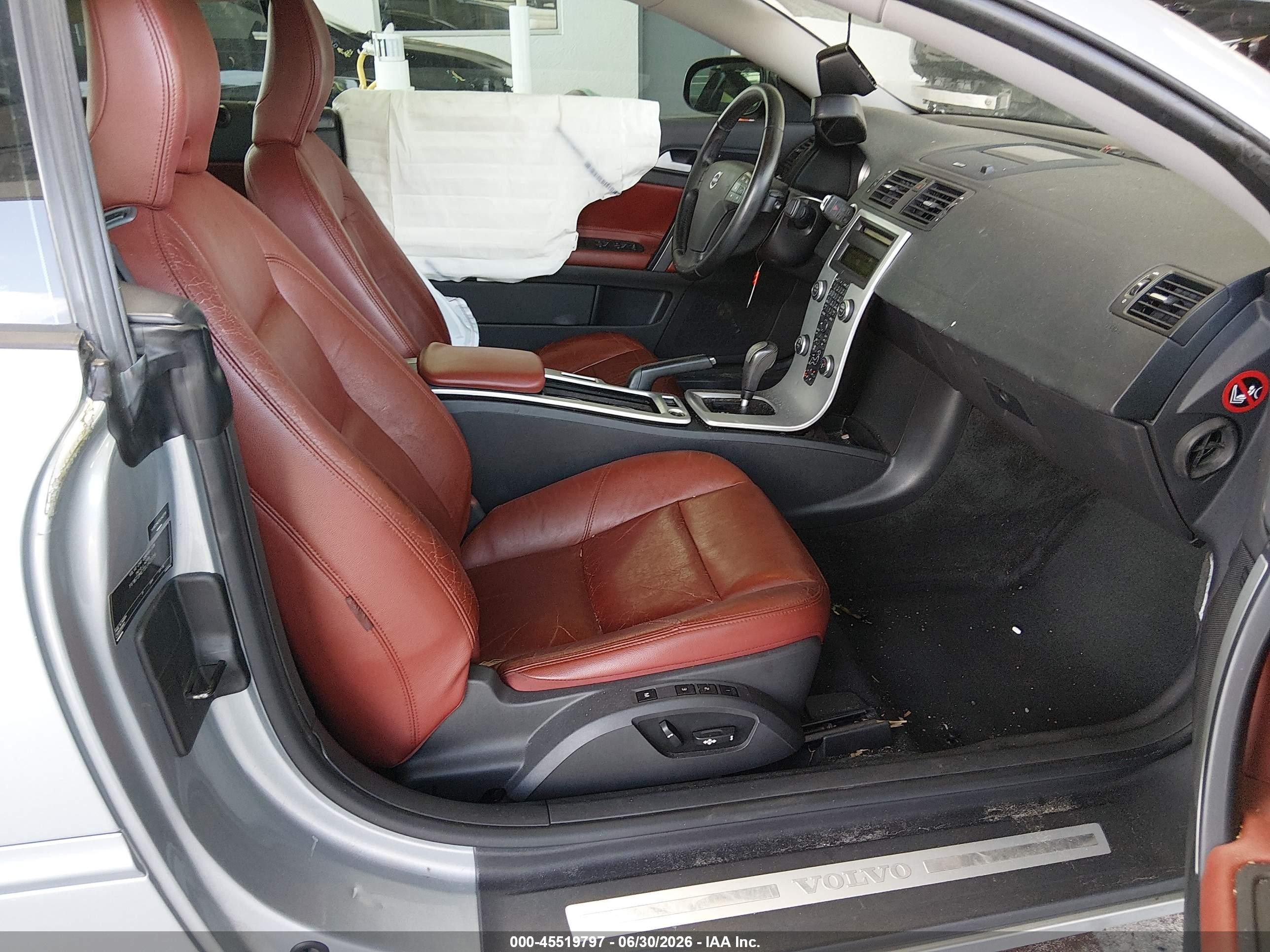 2013 Volvo C70 T5 Silver vin: YV1672MC7DJ142779