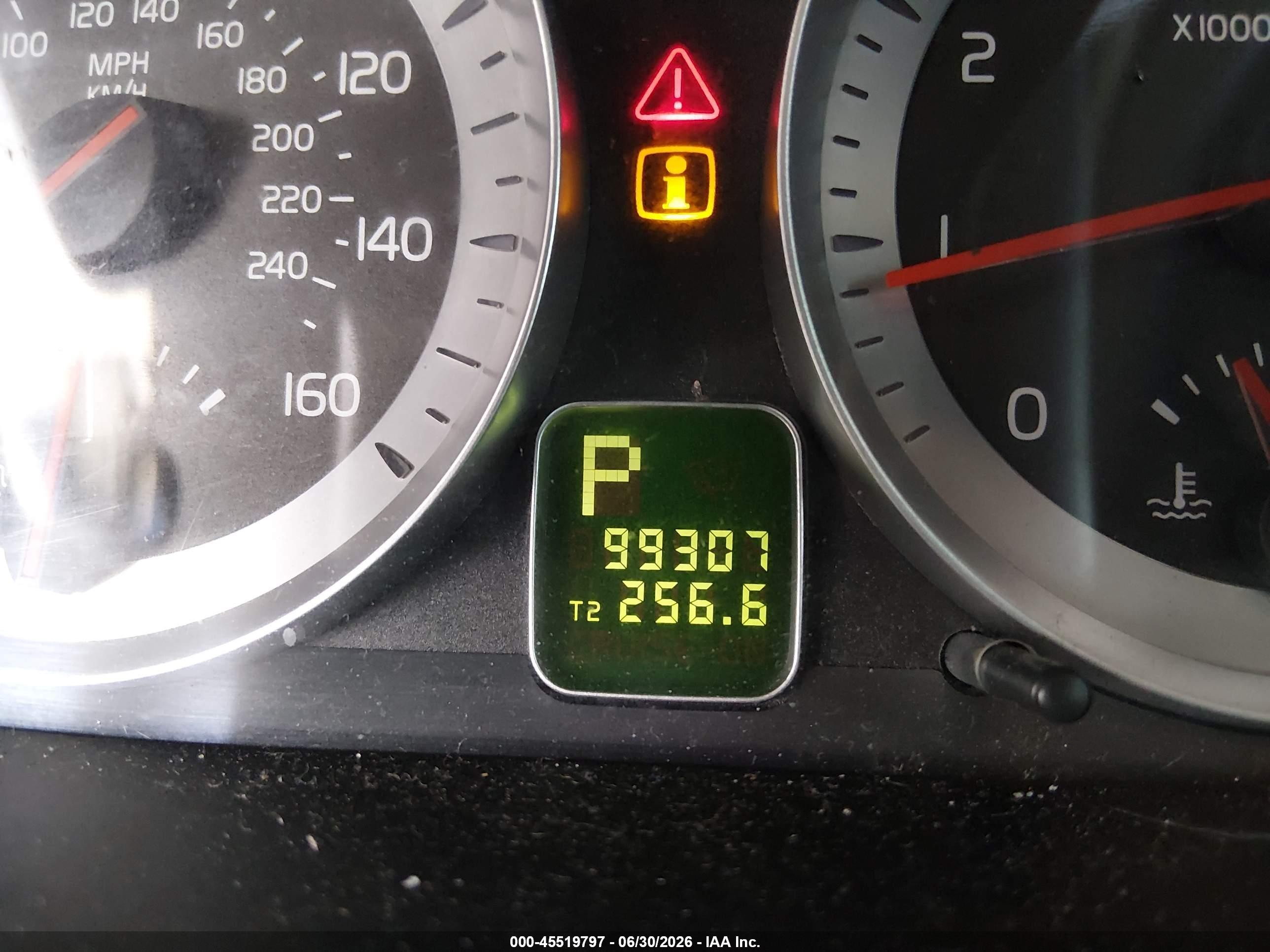 2013 Volvo C70 T5 Silver vin: YV1672MC7DJ142779