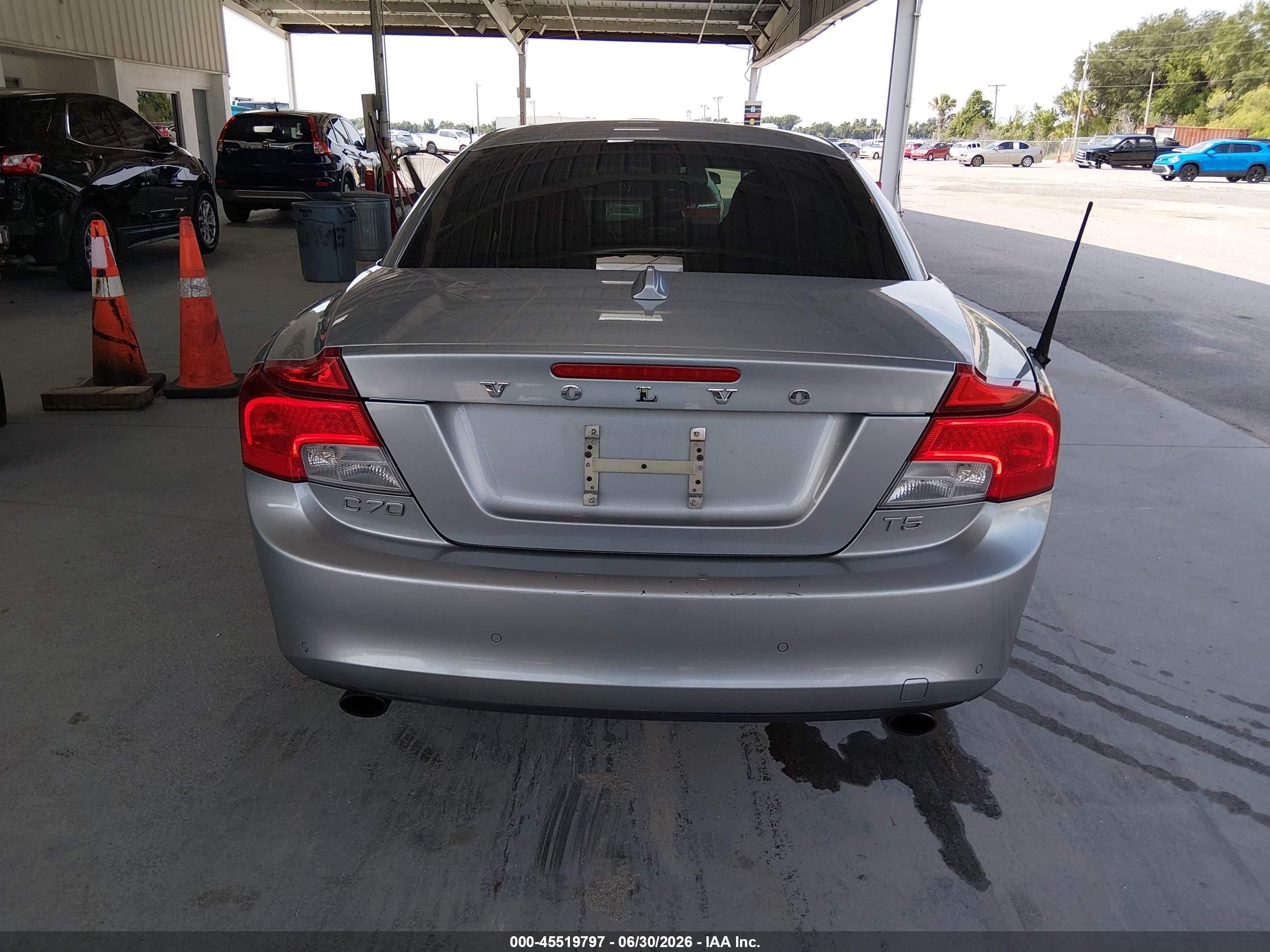 2013 Volvo C70 T5 Silver vin: YV1672MC7DJ142779