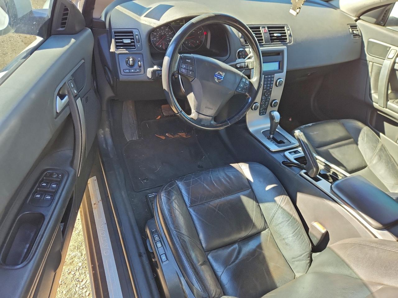 2010 Volvo C70 T5 White vin: YV1672MC8AJ094561