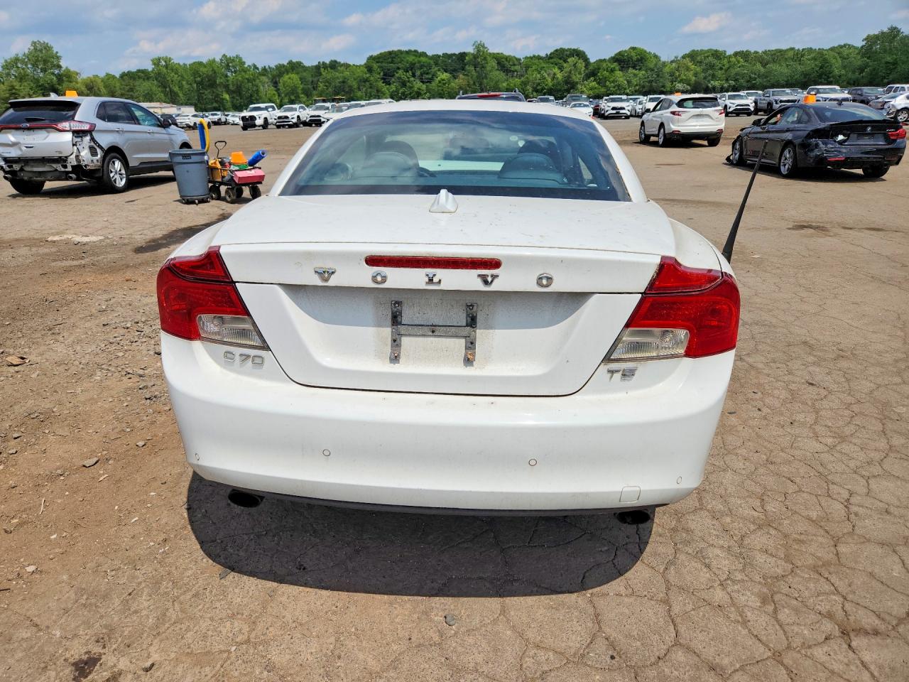 2011 Volvo C70 T5 White vin: YV1672MC8BJ117239
