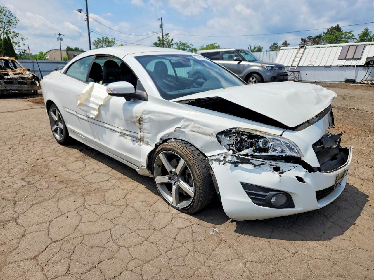 2011 Volvo C70 T5 White vin: YV1672MC8BJ117239
